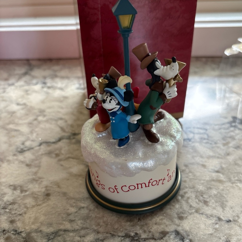 Mickey and Company Music Hallmark 2001 Ornament Moves! NIB